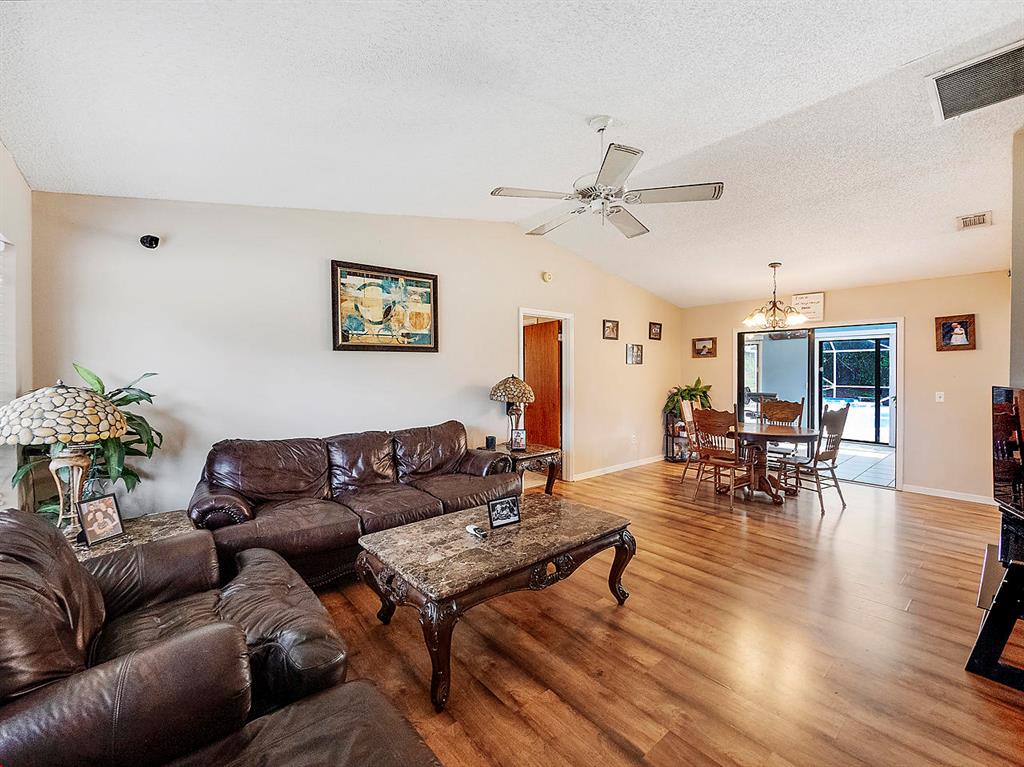 PORT ST LUCIE SECTION 40 - Residential