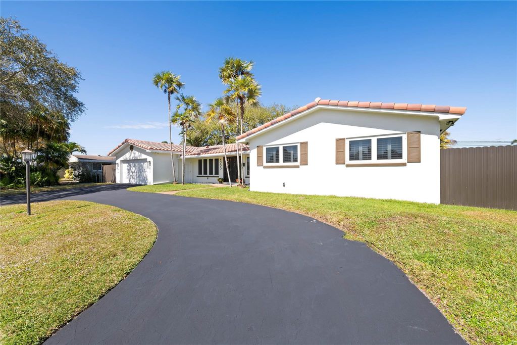 Photo of 4003 Lincoln Street, Hollywood, FL 33021 (MLS # F10552567)