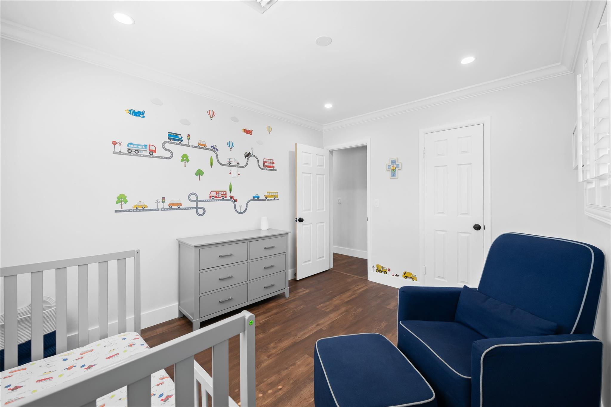 HOLLYWOOD HILLS - Residential