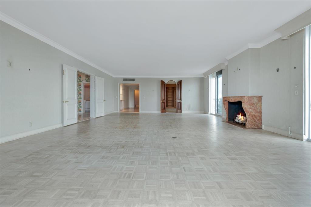 KIRKLAND HOUSE CONDO - Residential