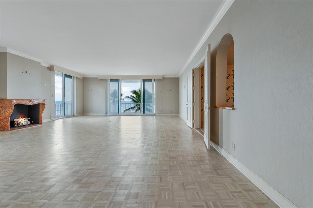 KIRKLAND HOUSE CONDO - Residential