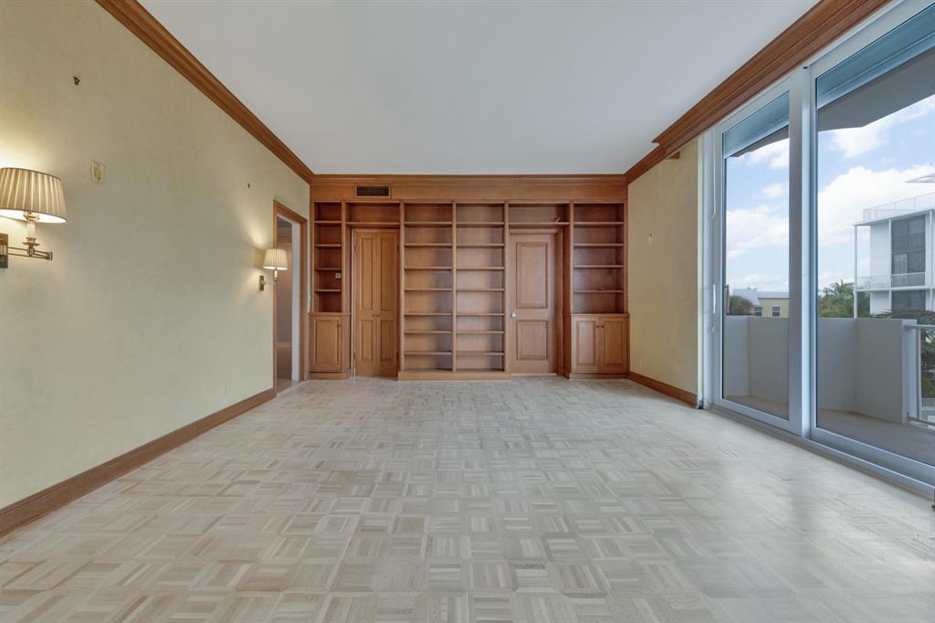 KIRKLAND HOUSE CONDO - Residential