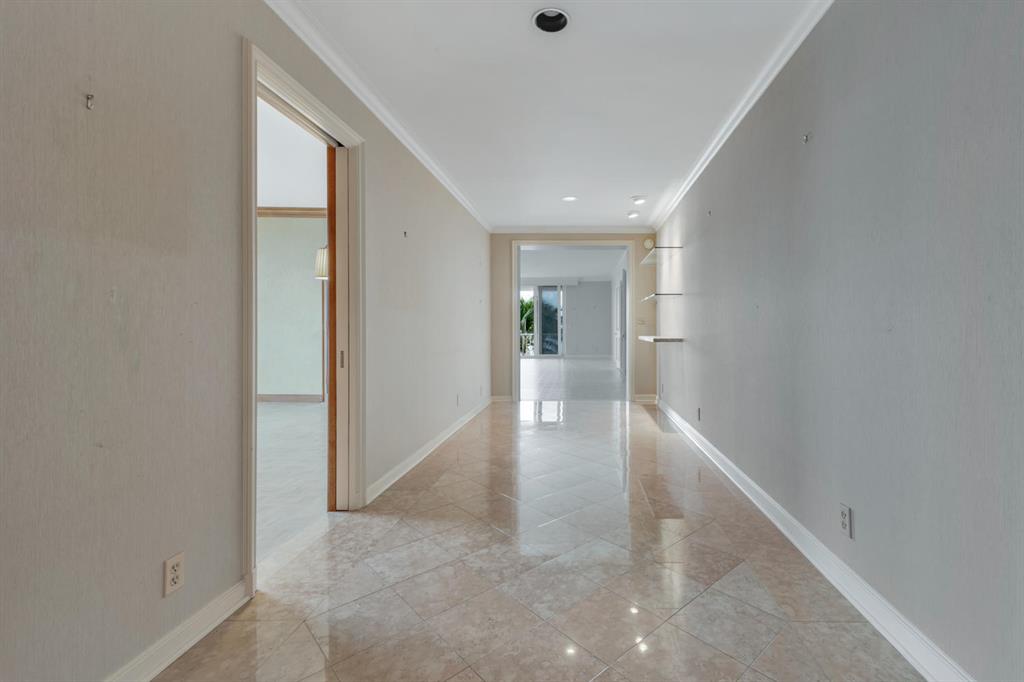 KIRKLAND HOUSE CONDO - Residential