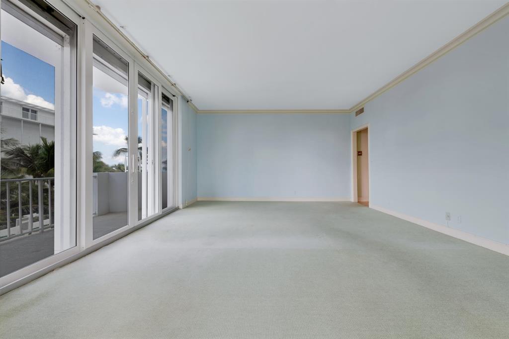 KIRKLAND HOUSE CONDO - Residential