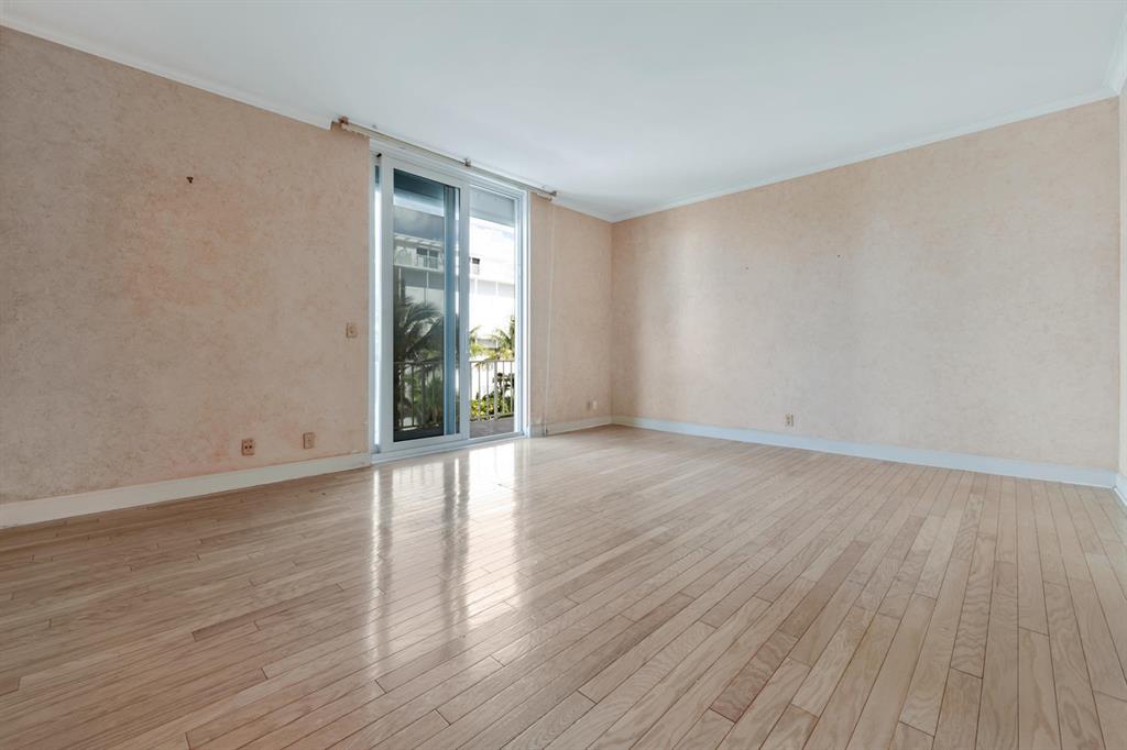 KIRKLAND HOUSE CONDO - Residential