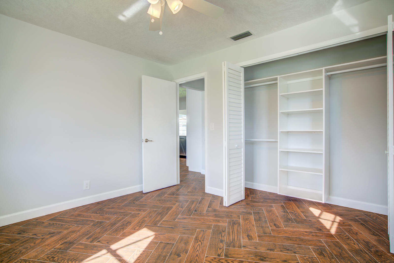 PALM BEACH LEISUREVILLE SEC 3 - Residential