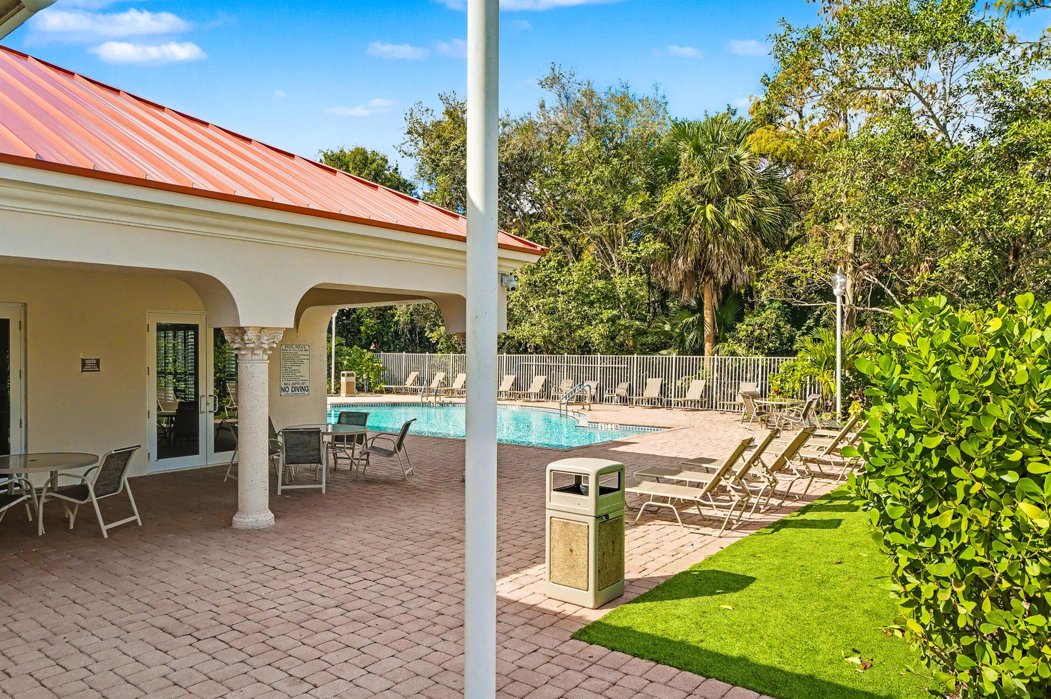 BANYAN TRAILS - Residential Lease