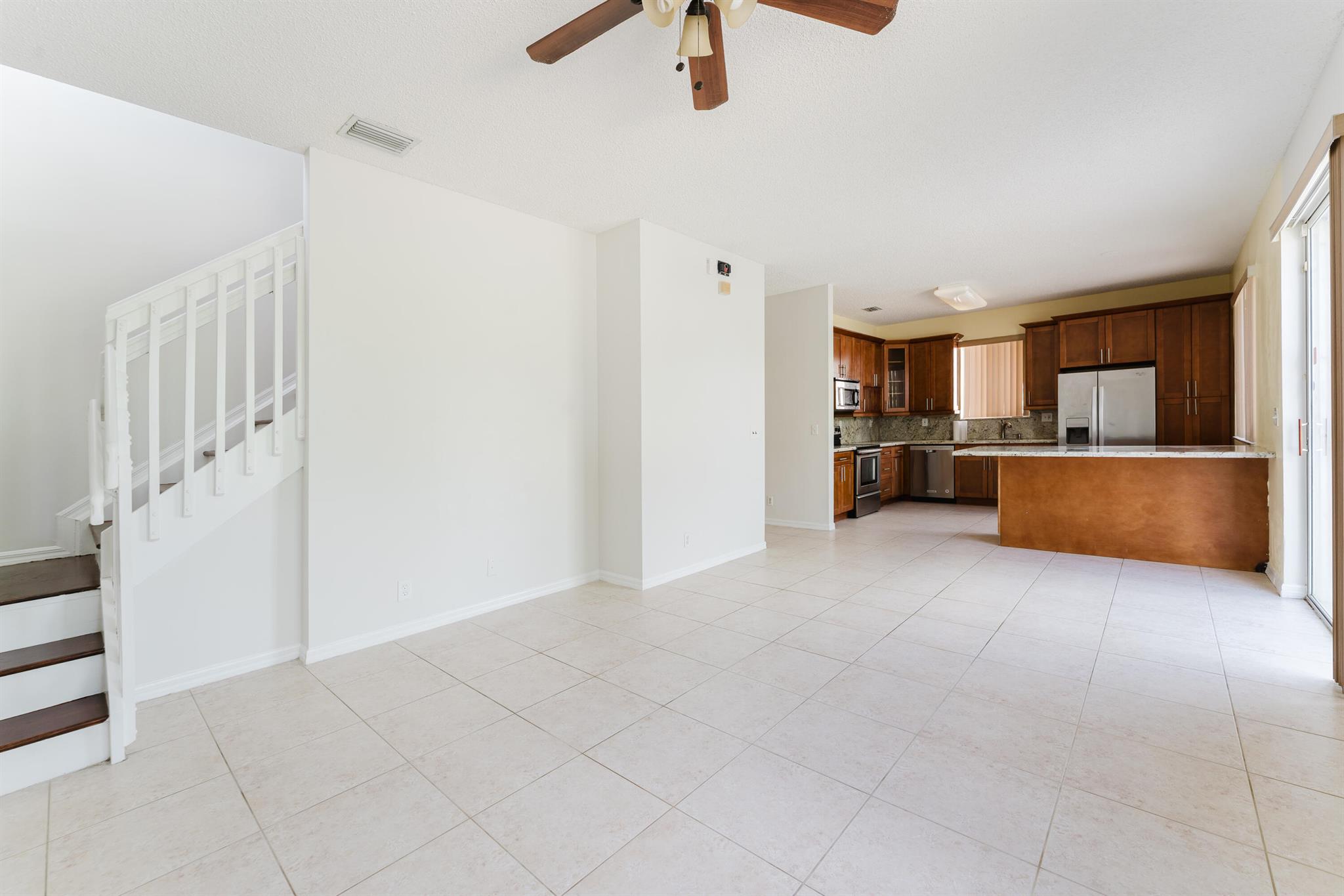 BANYAN TRAILS - Residential Lease