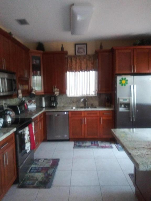 BANYAN TRAILS - Residential Lease