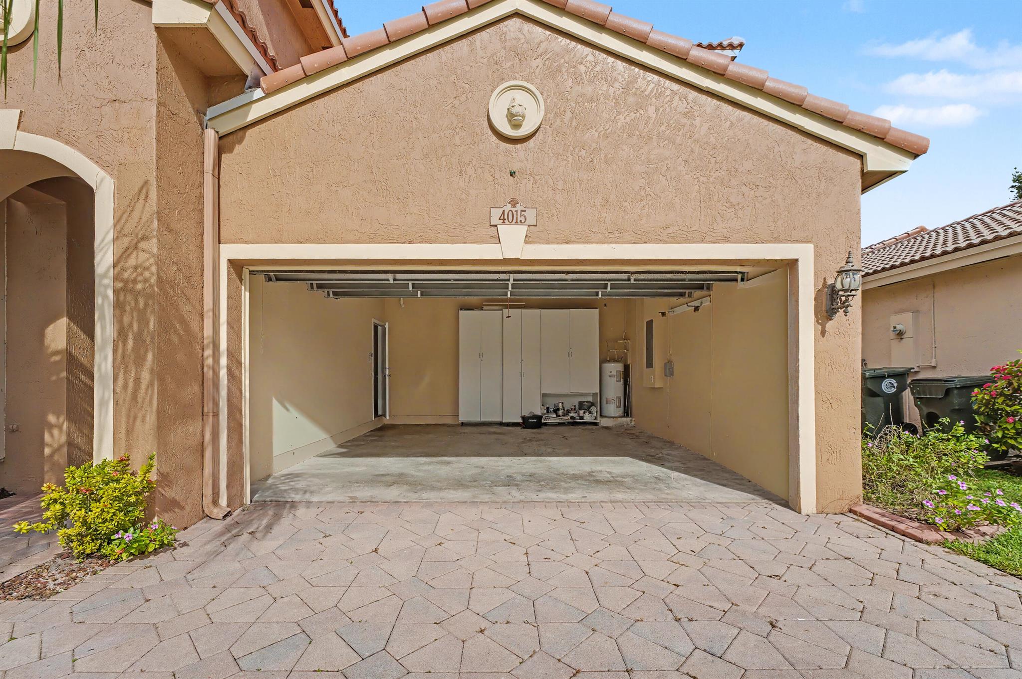 BANYAN TRAILS - Residential Lease