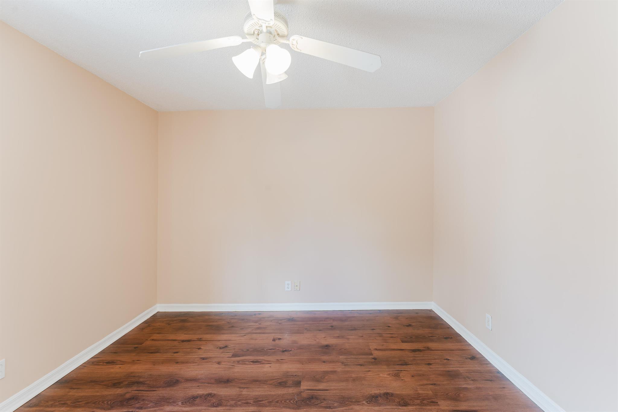 BANYAN TRAILS - Residential Lease