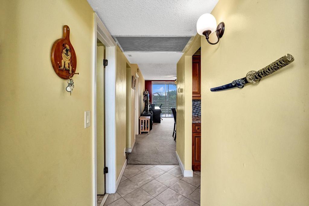 9230 Lagoon Pl 406