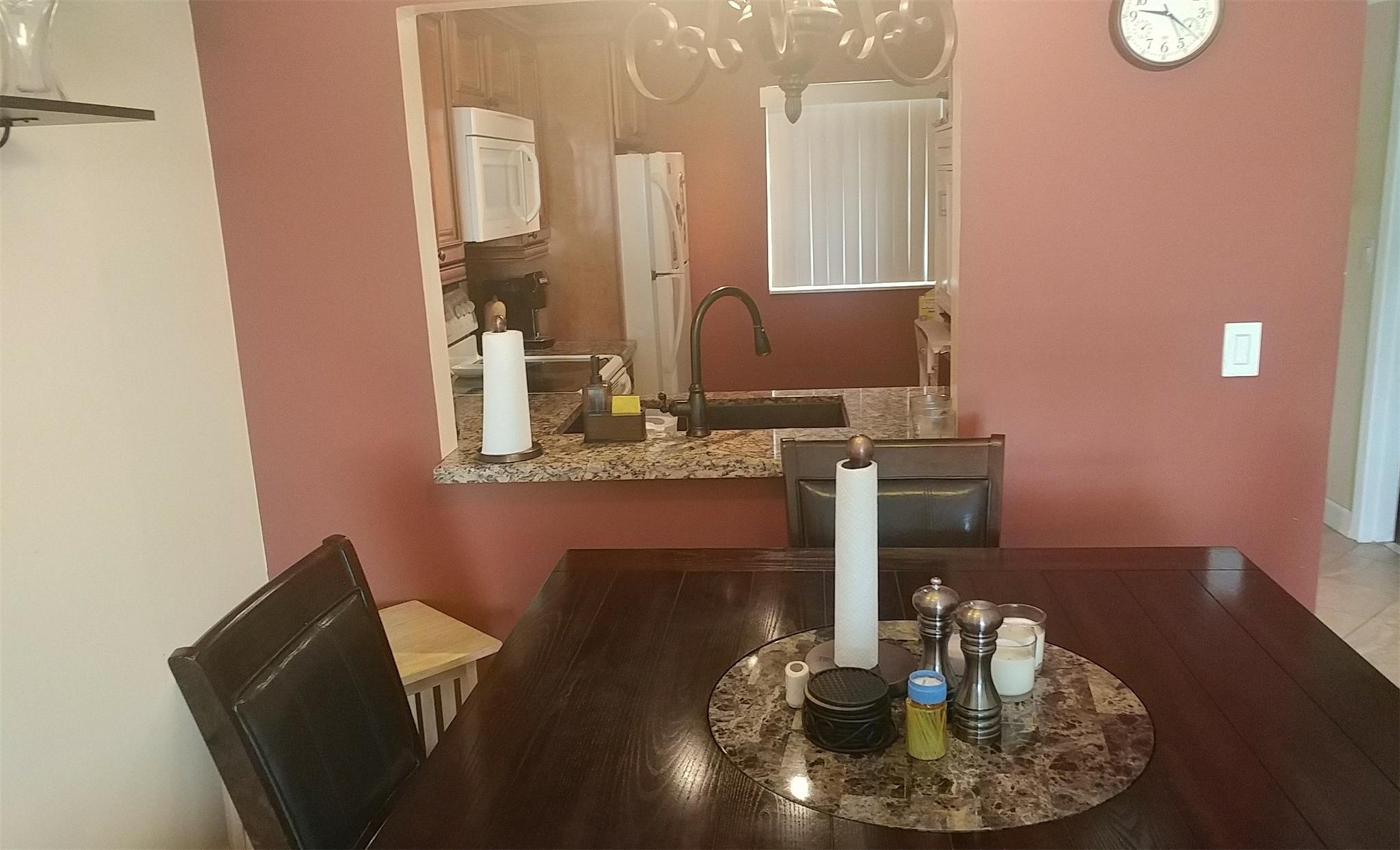 9230 Lagoon Pl 406
