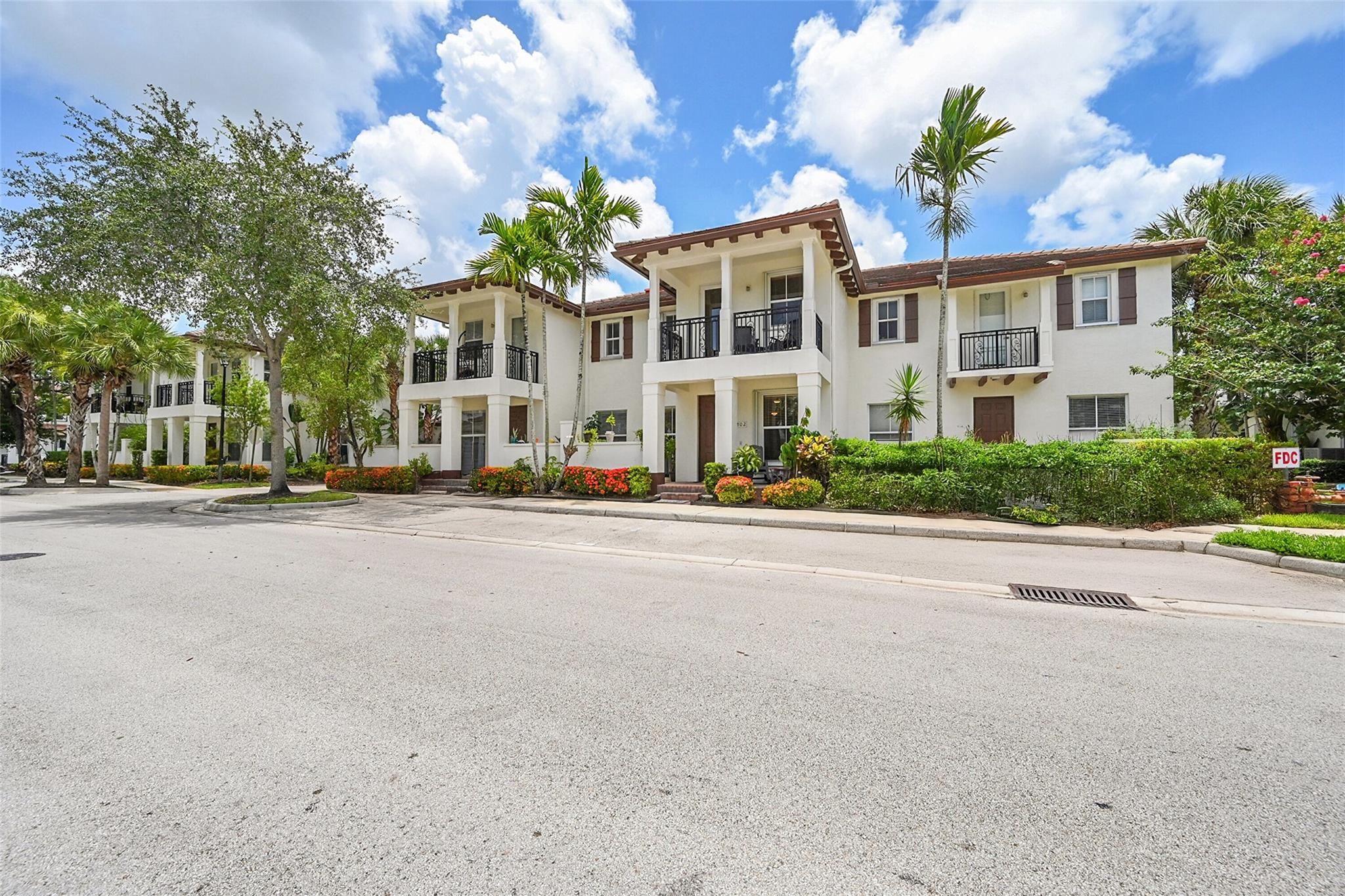Paloma Lakes - Residential