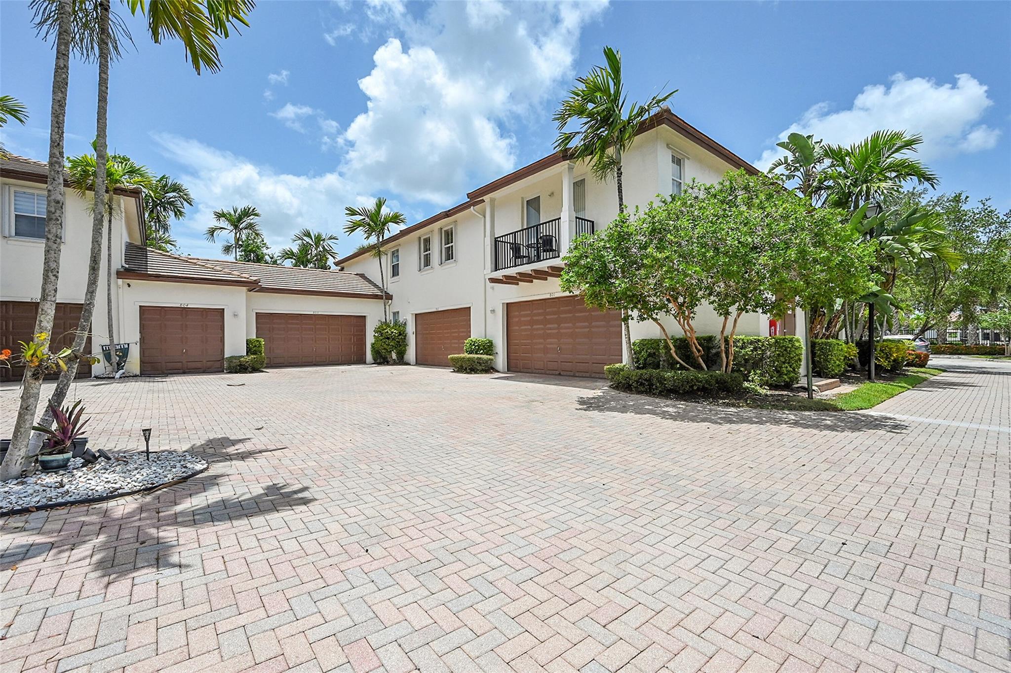 Paloma Lakes - Residential