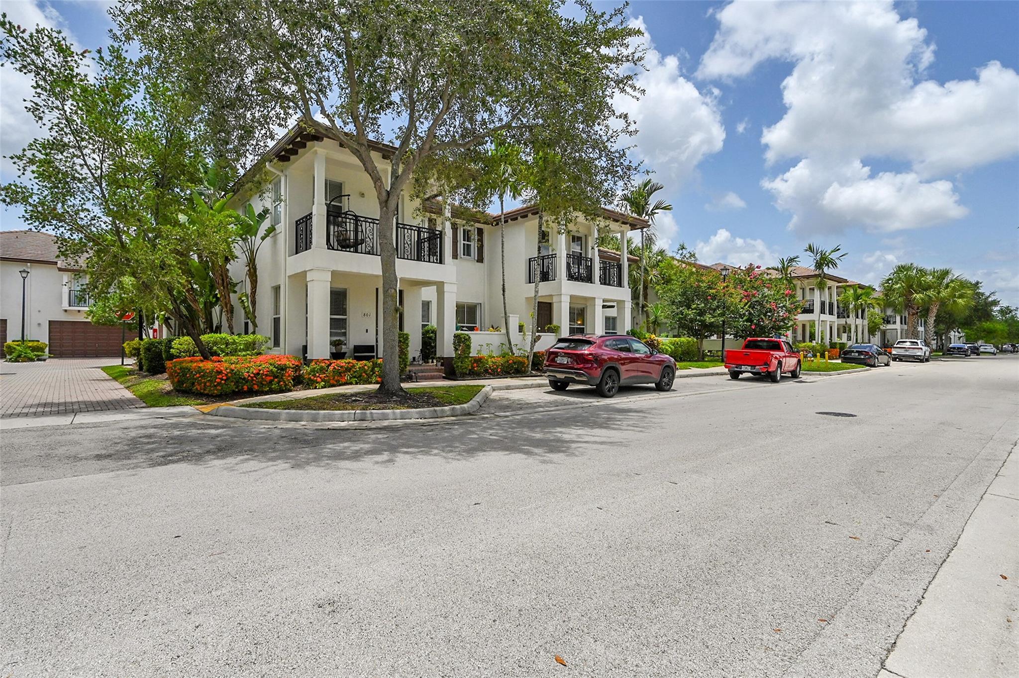 Paloma Lakes - Residential