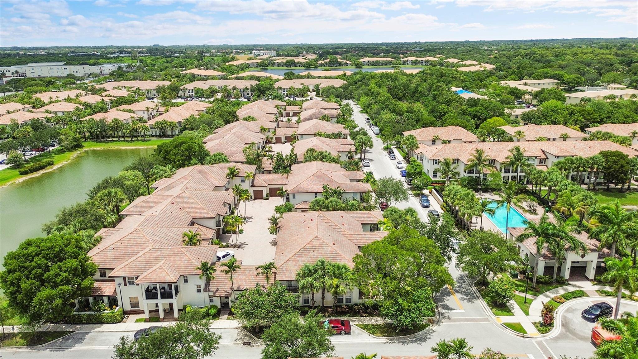 Paloma Lakes - Residential