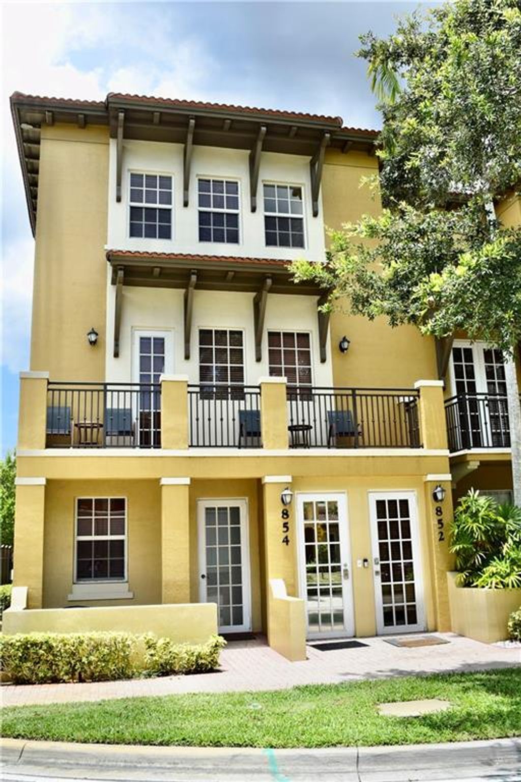 Photo of 854 SW 147th Ave Ave #3001, Pembroke Pines, FL 33027 (MLS # F10340022)