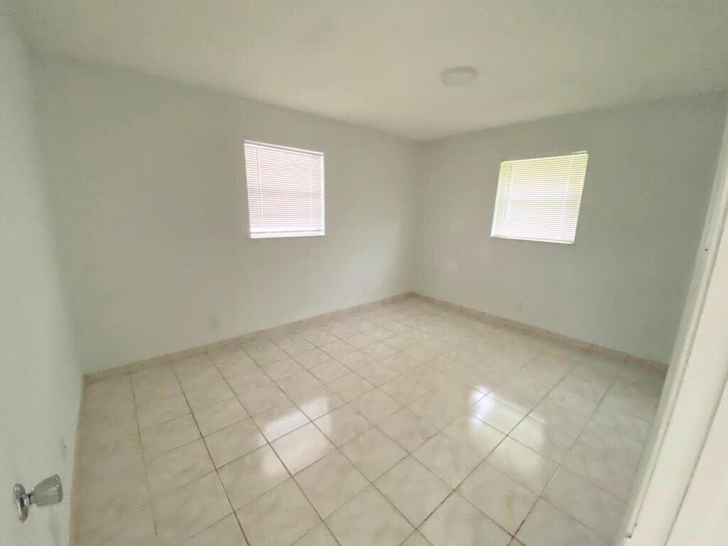 IMPERIAL VILLAS CONDO - Residential Lease