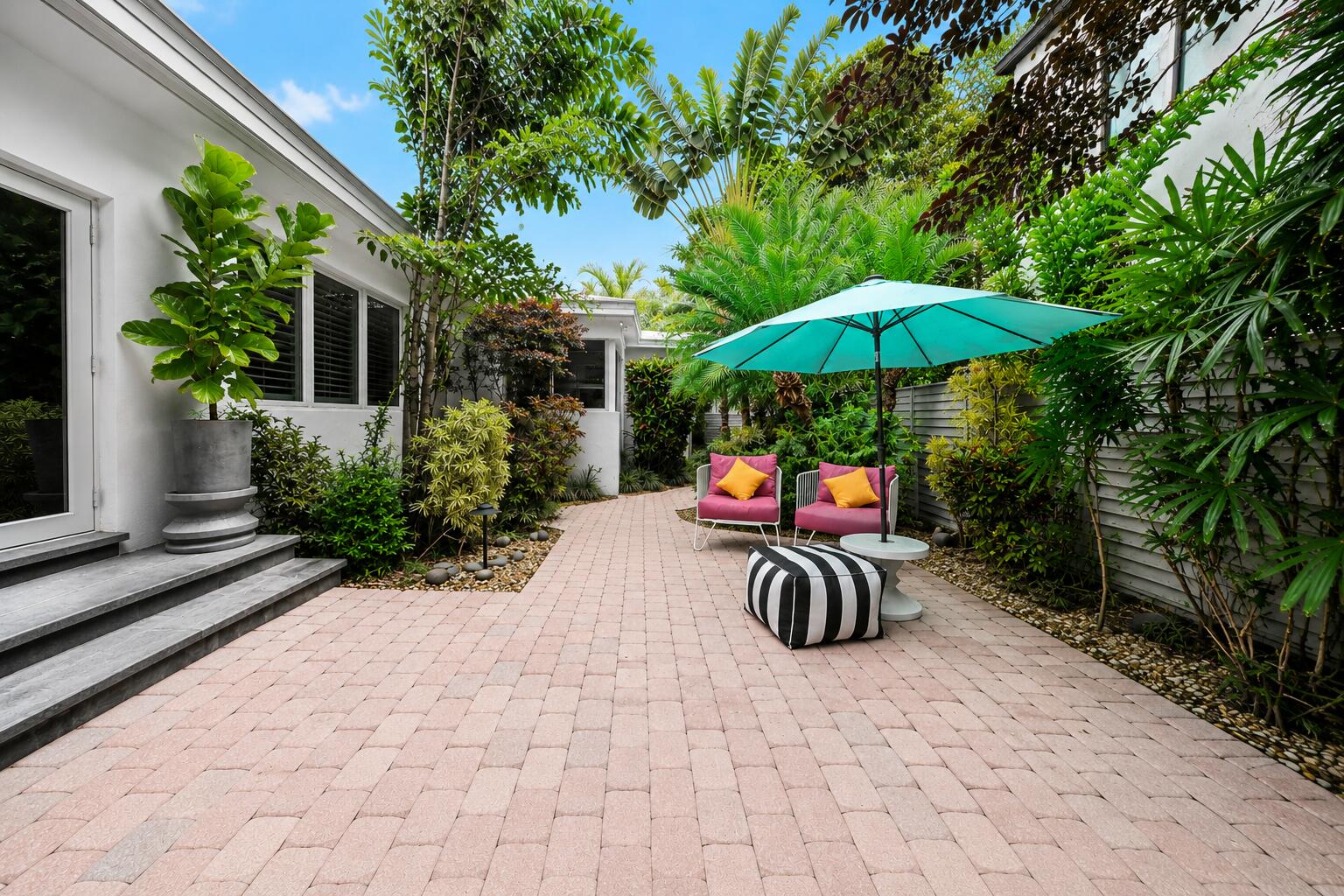1523 SE 2nd Court, Fort Lauderdale, FL, 33301/$1,599,900 3 1523 SE 2nd Court