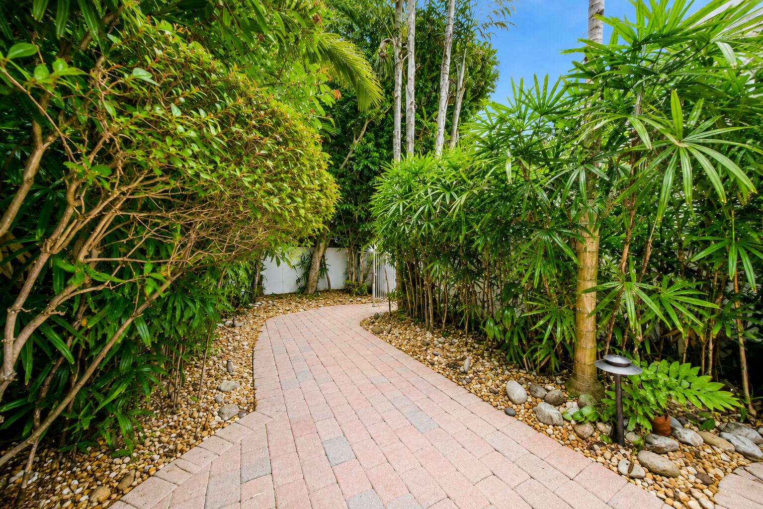 1523 SE 2nd Court, Fort Lauderdale, FL, 33301/$1,599,900 2 1523 SE 2nd Court
