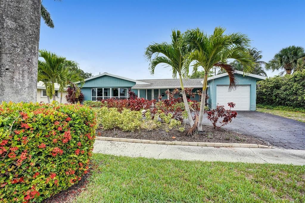 Photo of 811 W Royal Palm Road, Boca Raton, FL 33486 (MLS # R10801767)