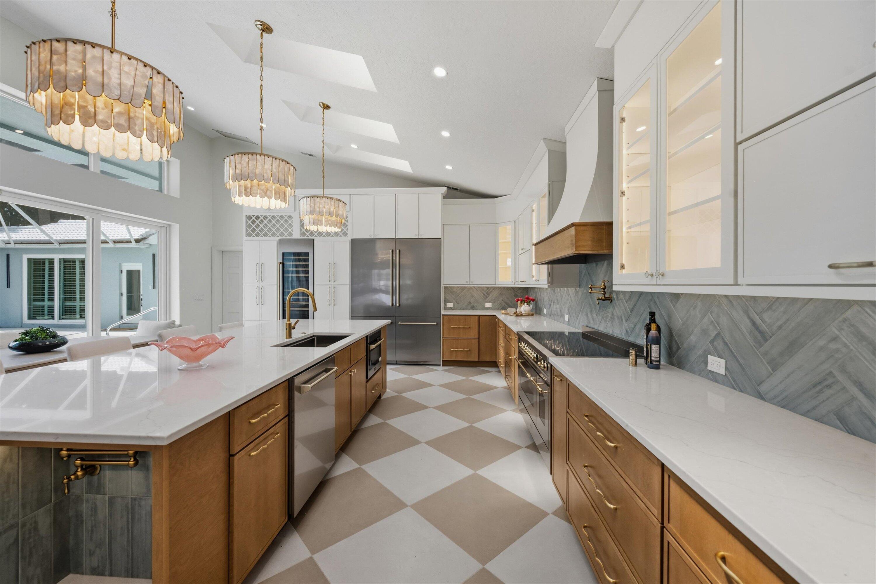 BRIDGEGATE SOUTH AT JONATHANS LANDING - Residential