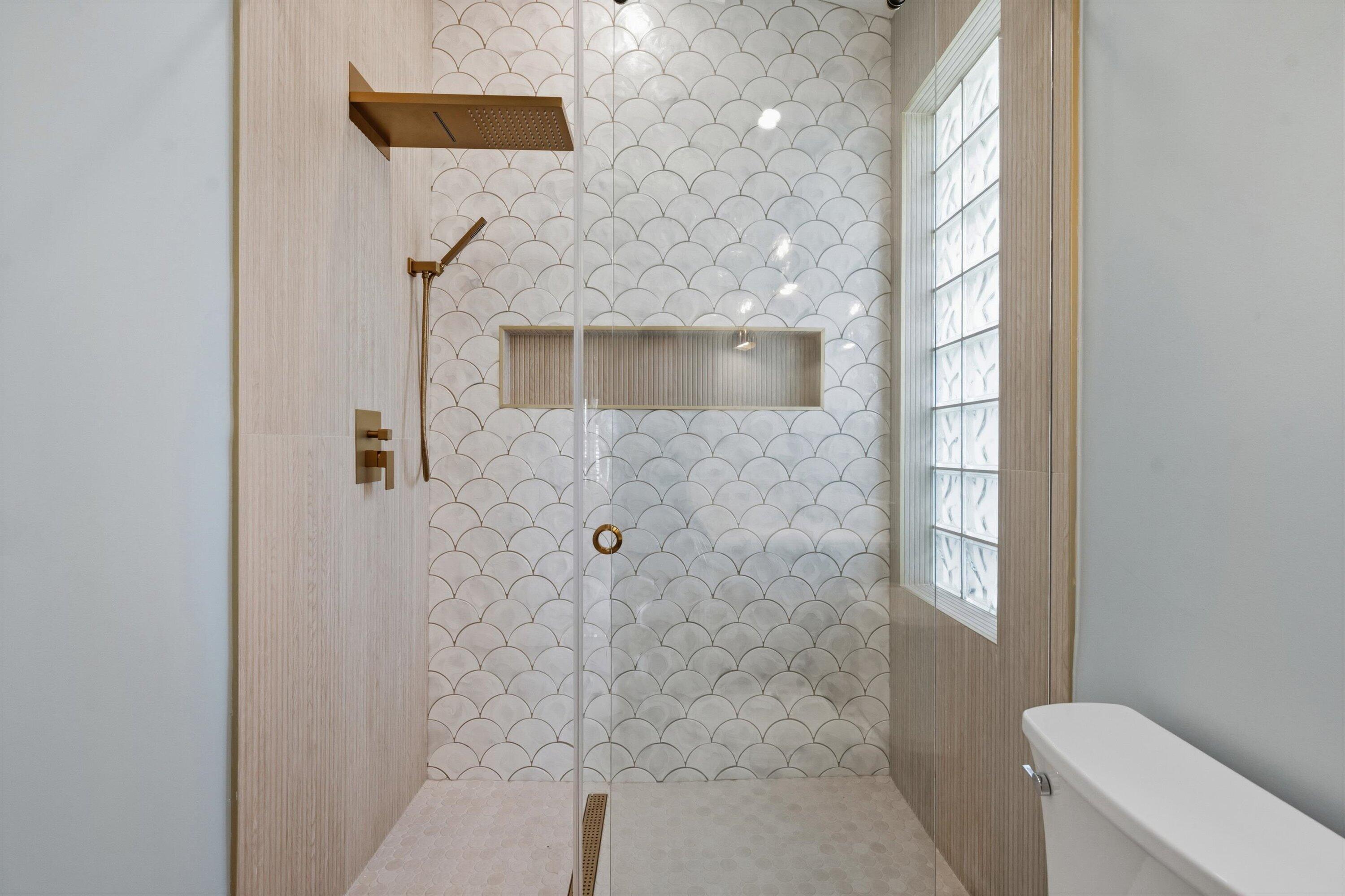 BRIDGEGATE SOUTH AT JONATHANS LANDING - Residential