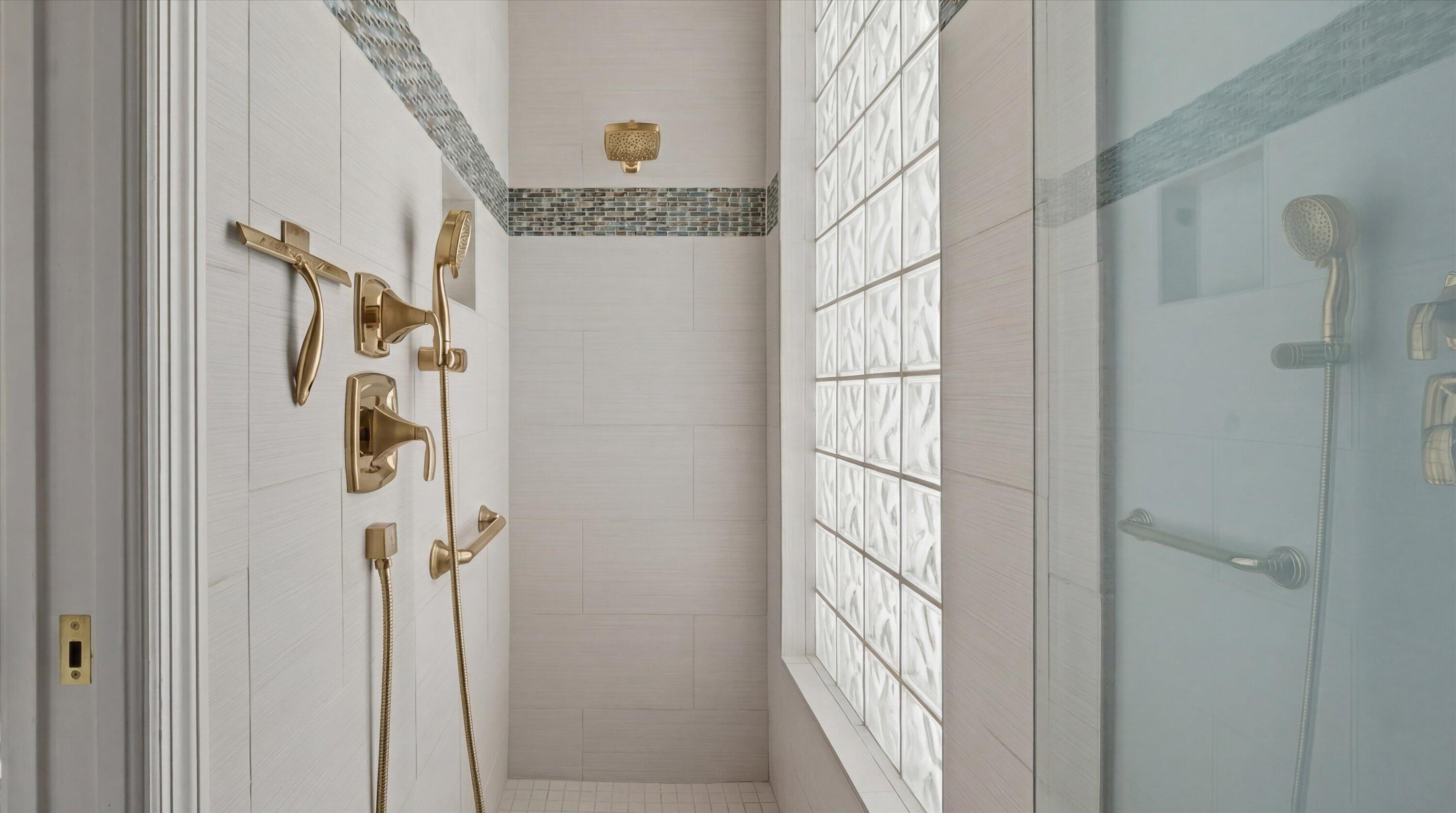 BRIDGEGATE SOUTH AT JONATHANS LANDING - Residential