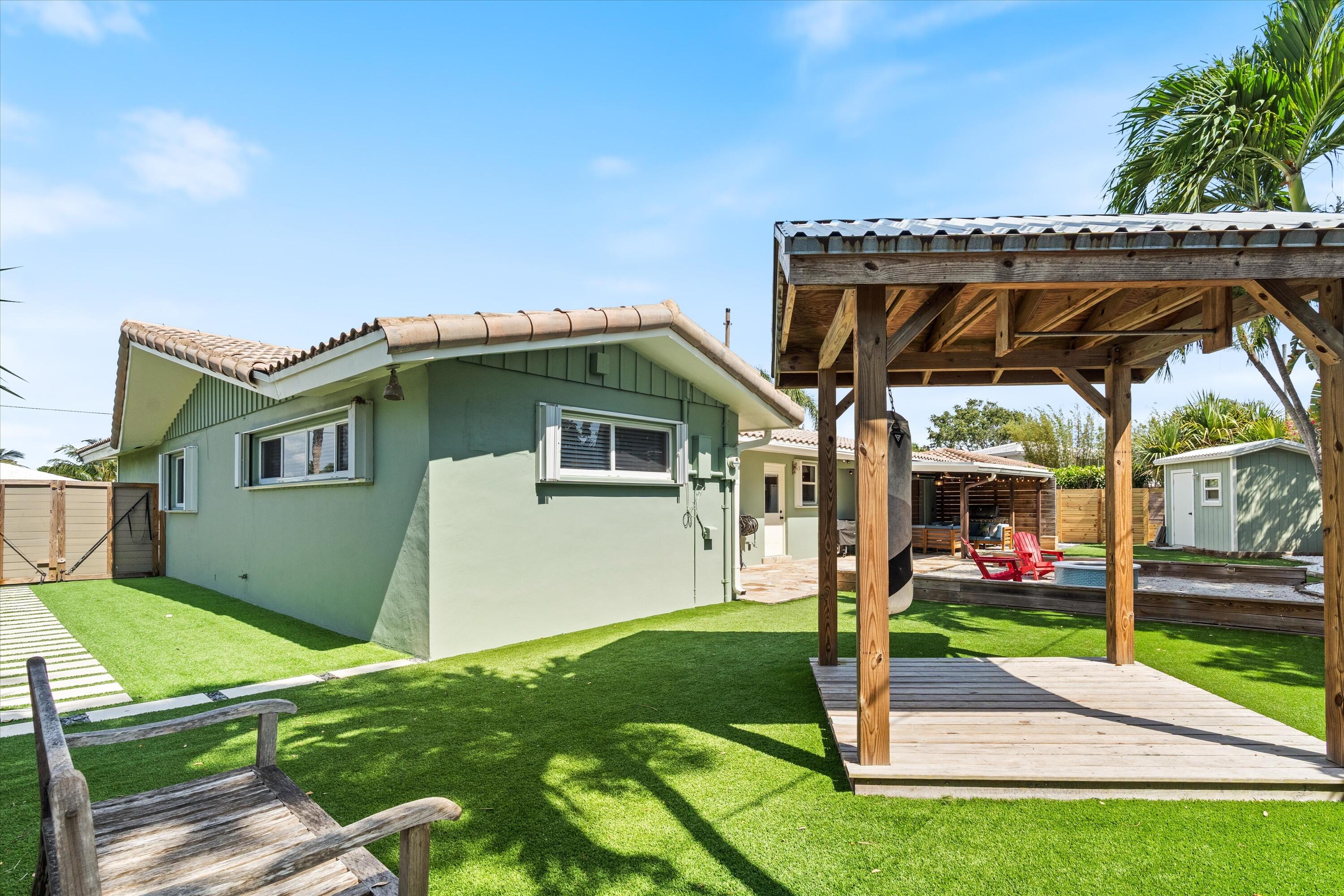 LAKE FLORESTA PARK - Residential