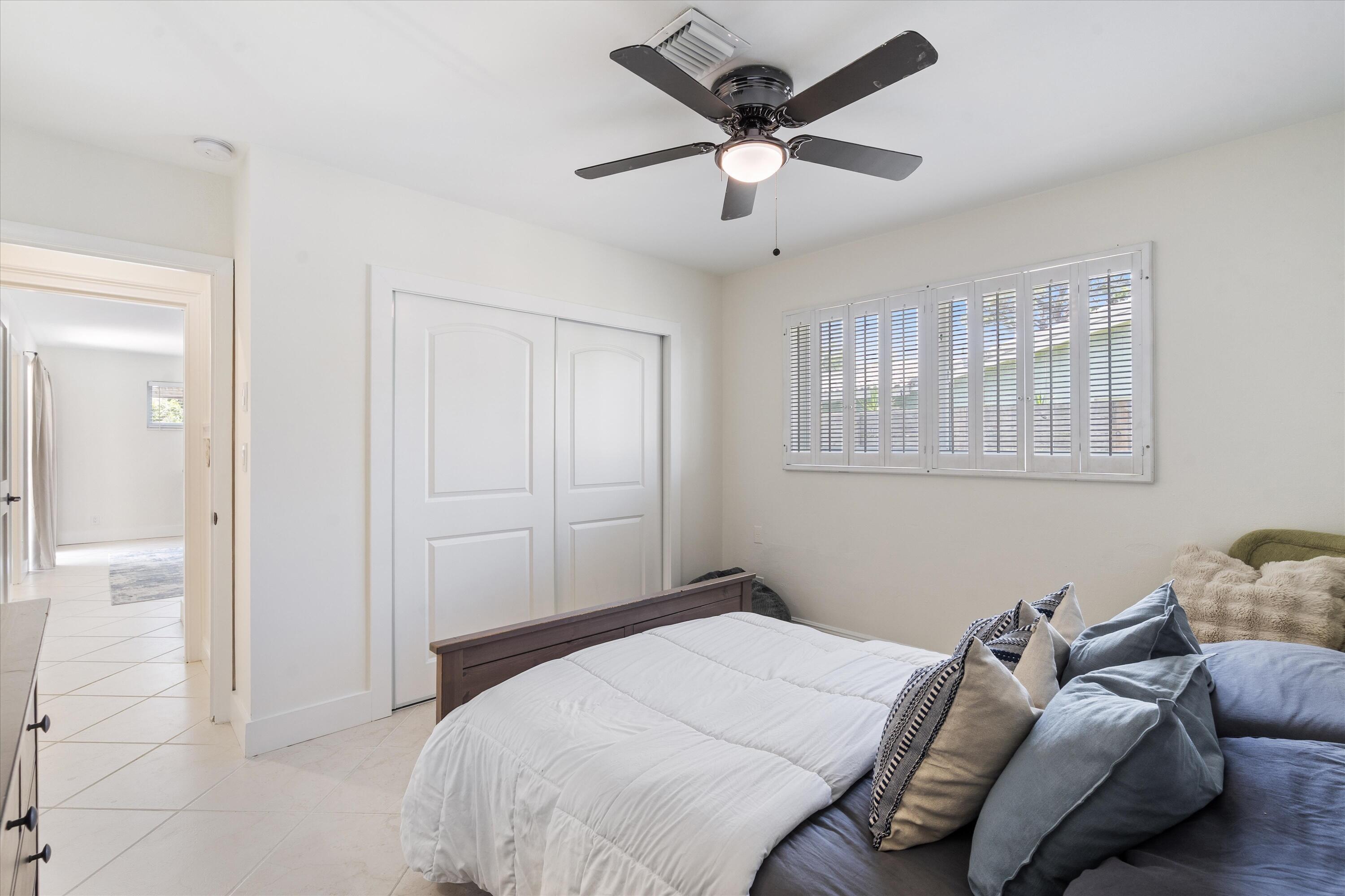 LAKE FLORESTA PARK - Residential