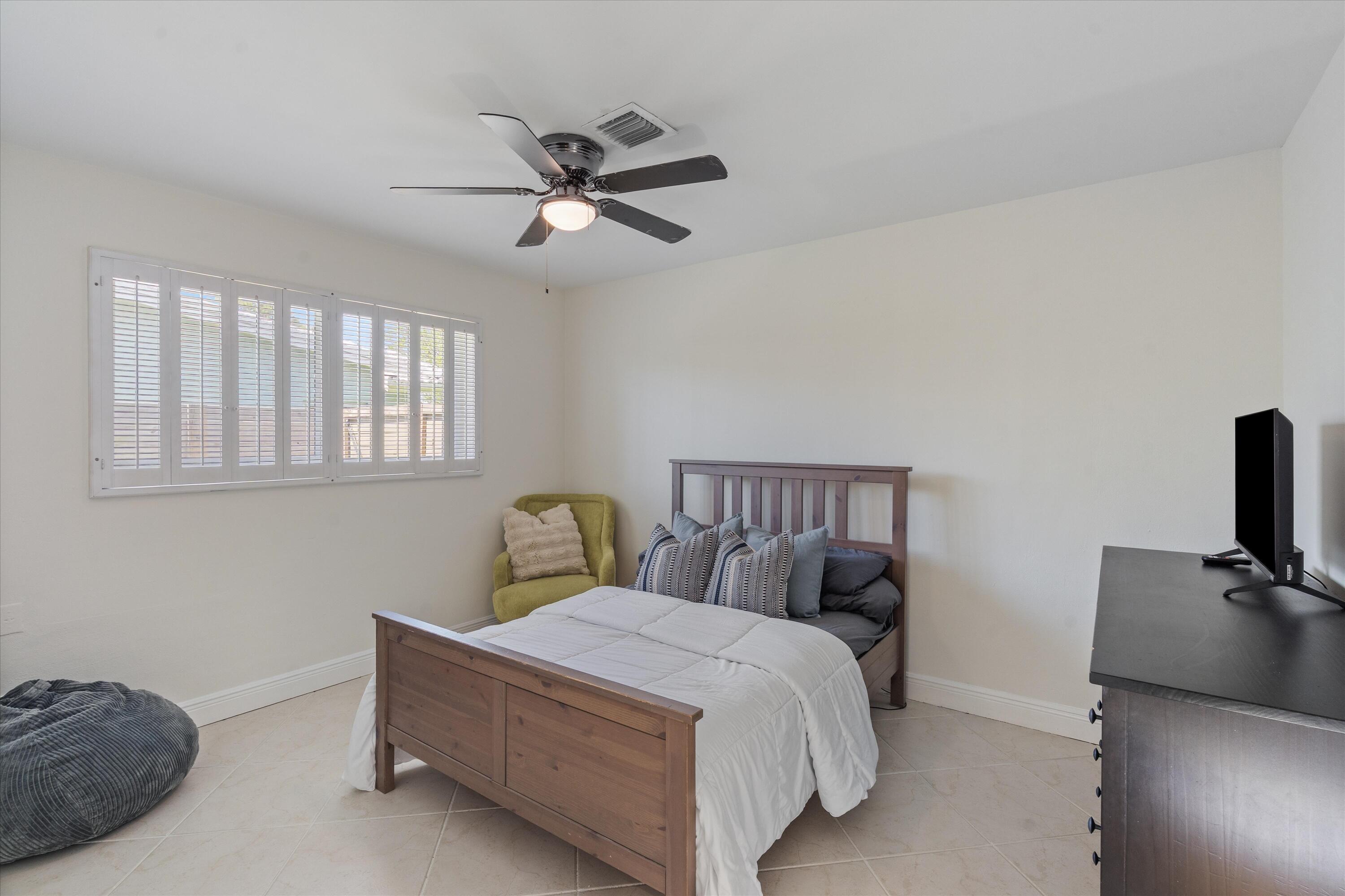 LAKE FLORESTA PARK - Residential