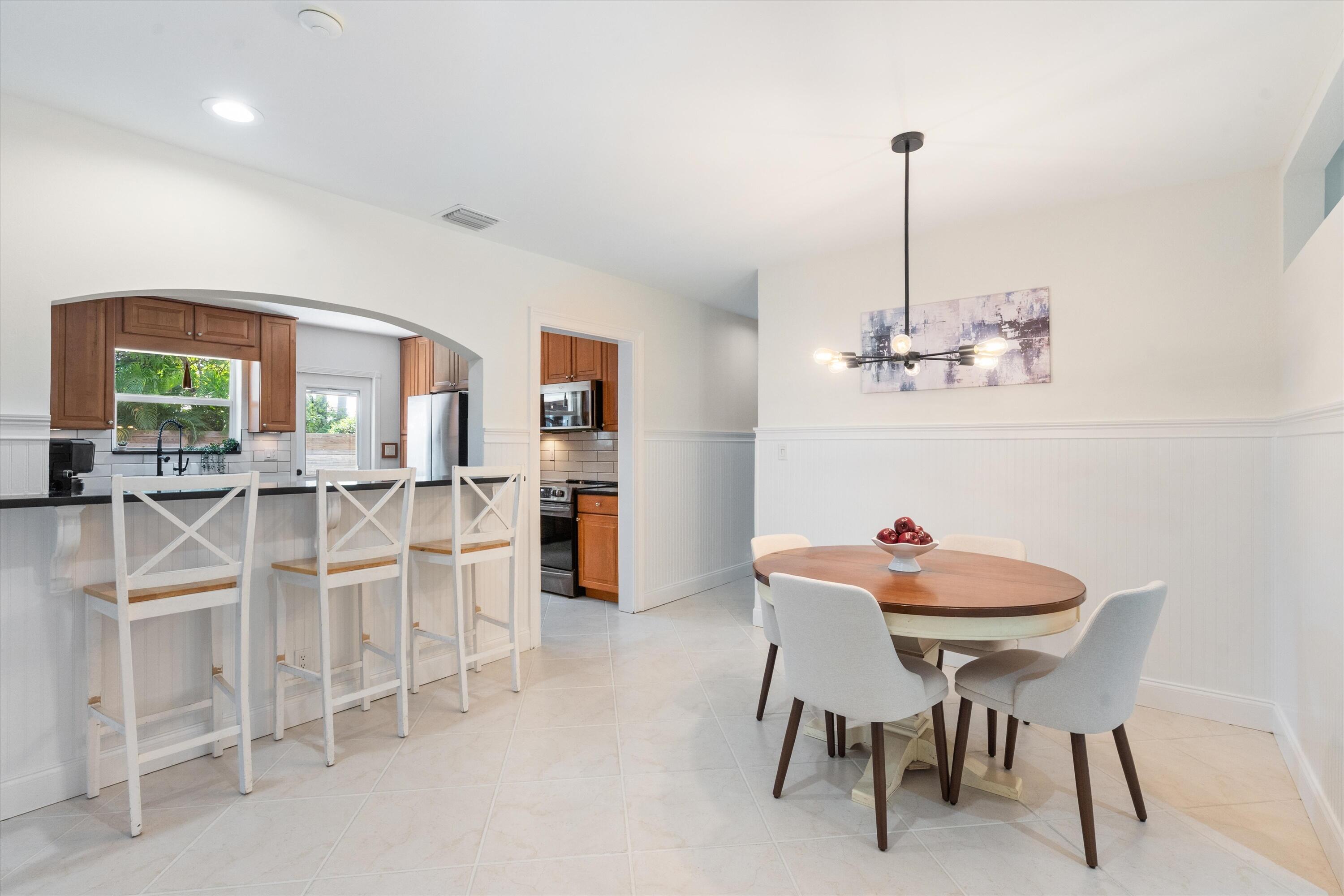 LAKE FLORESTA PARK - Residential