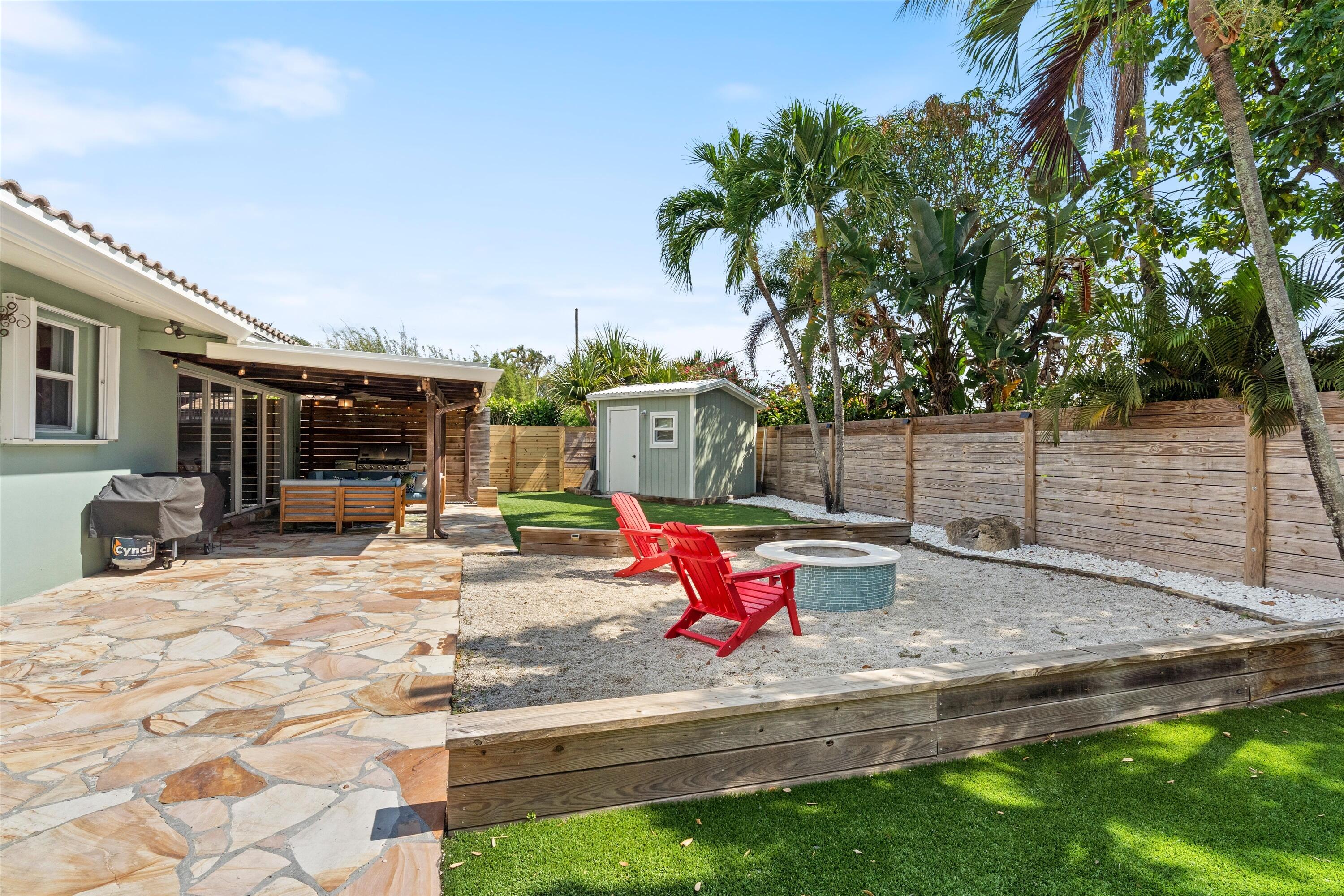 LAKE FLORESTA PARK - Residential