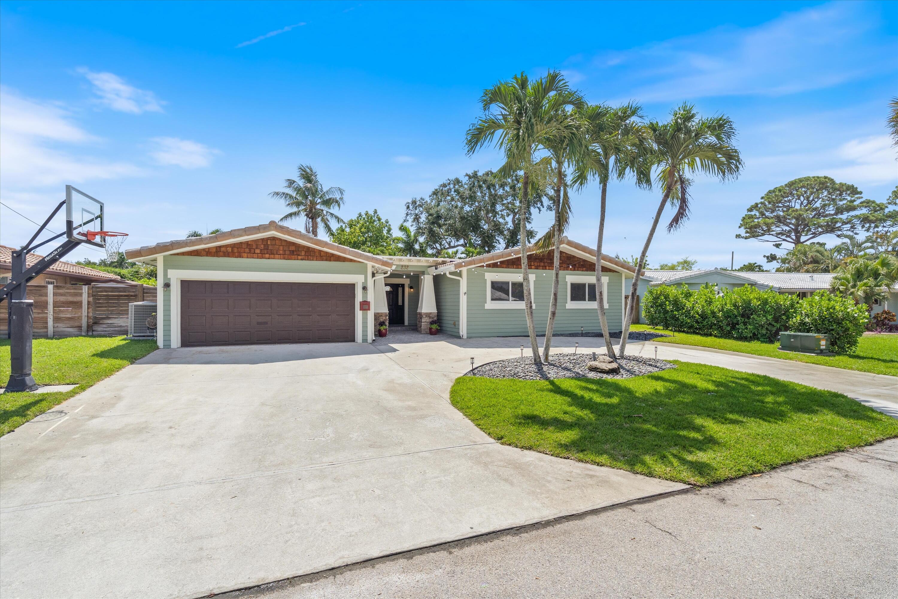 LAKE FLORESTA PARK - Residential