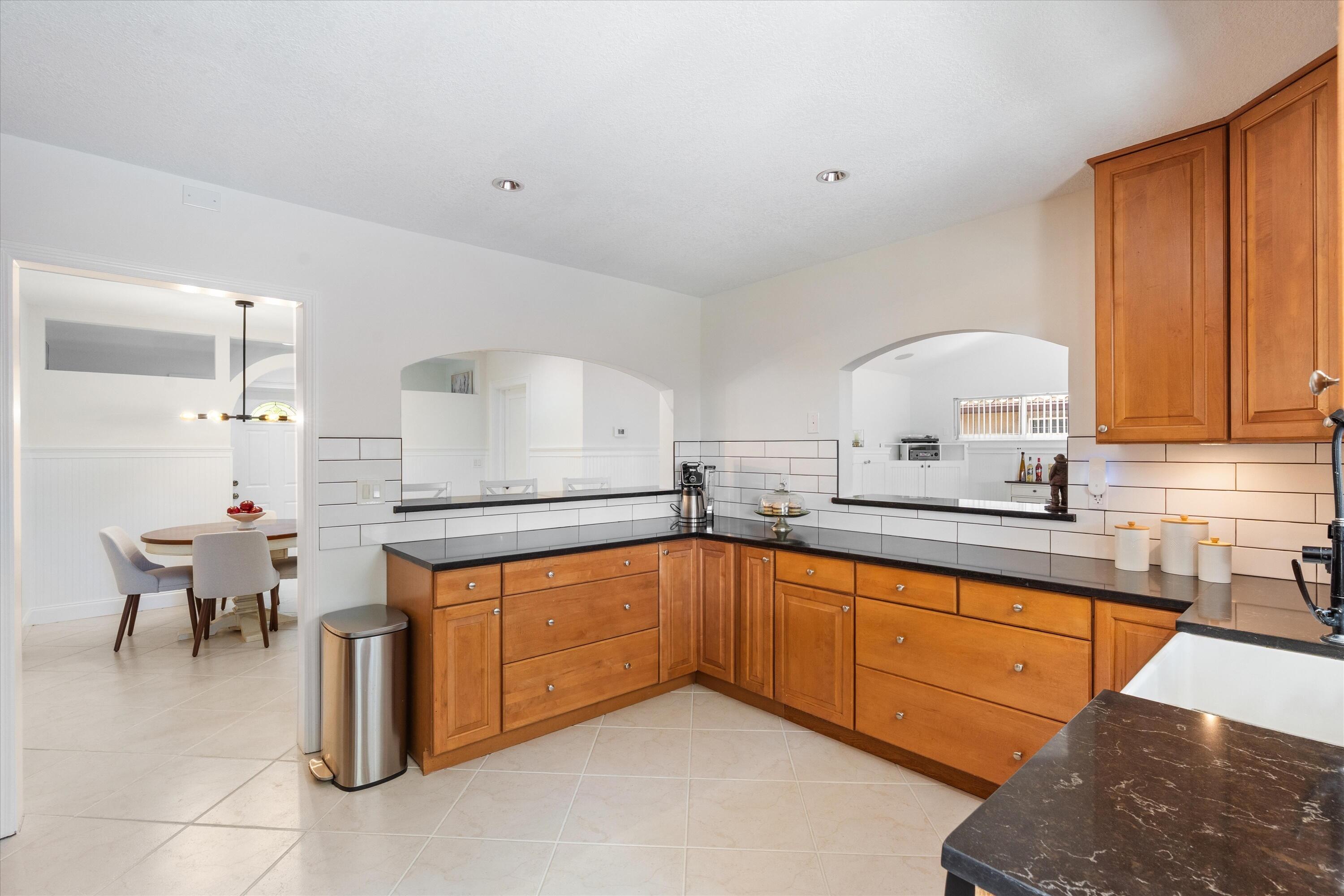 LAKE FLORESTA PARK - Residential