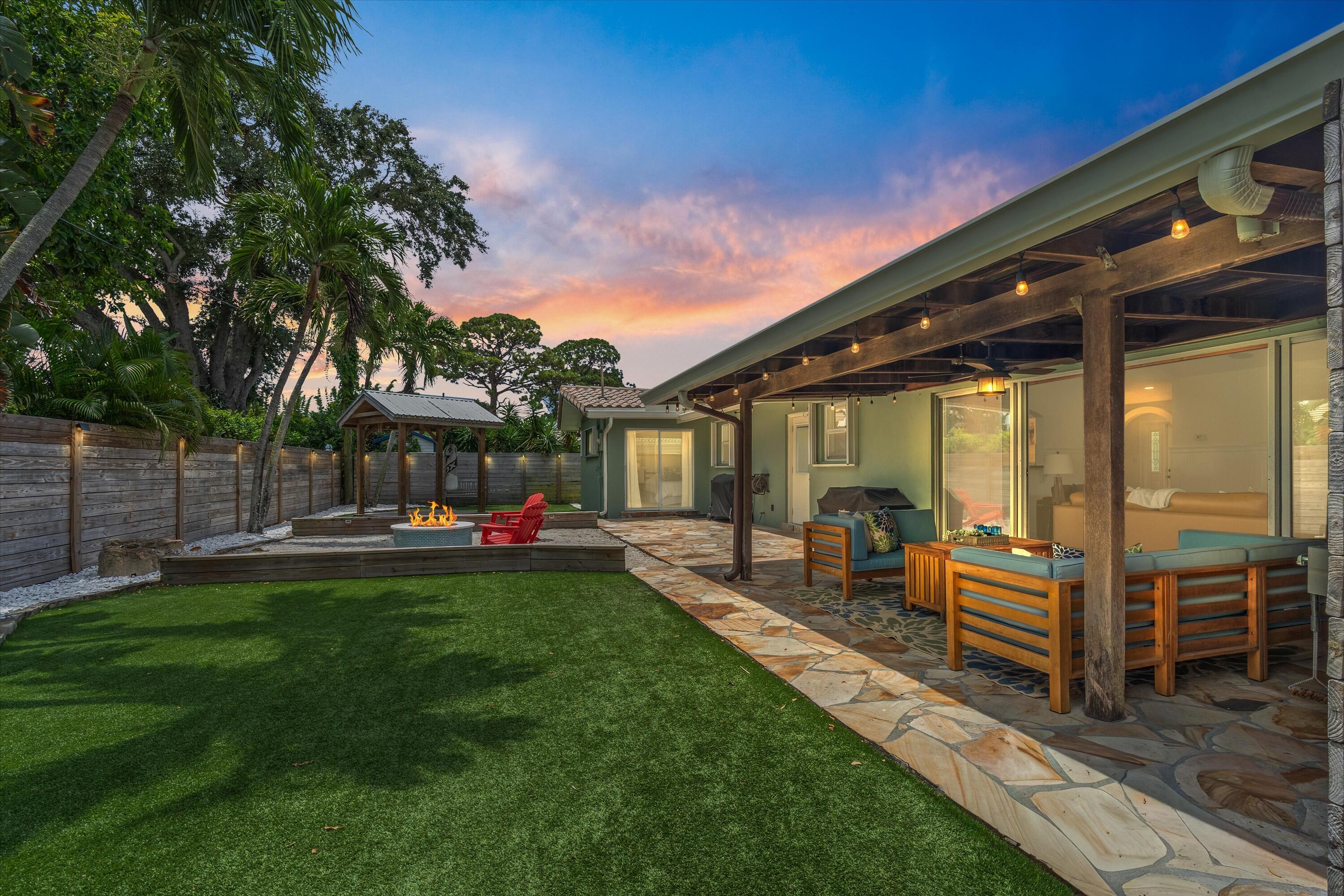 LAKE FLORESTA PARK - Residential