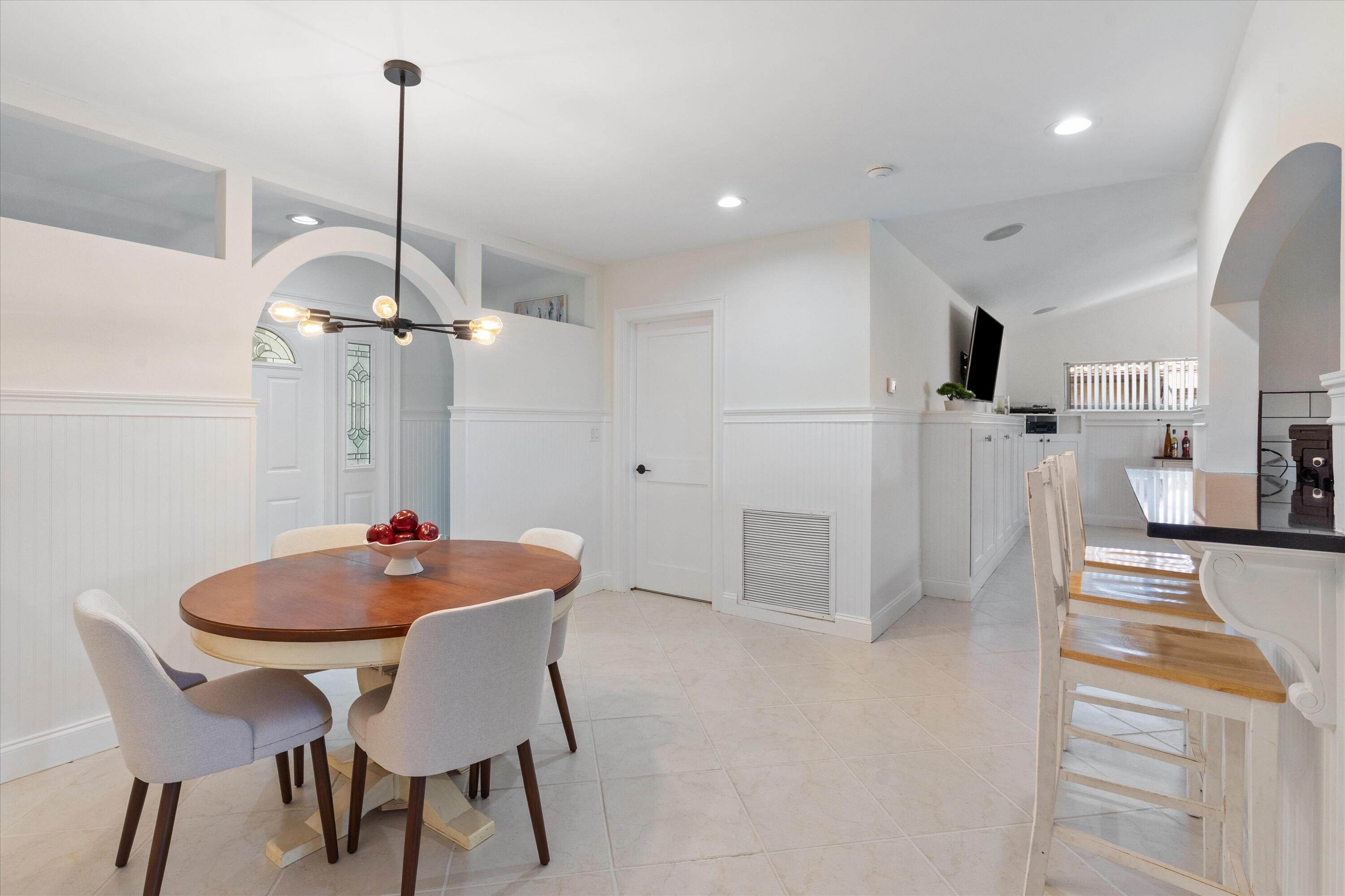 LAKE FLORESTA PARK - Residential