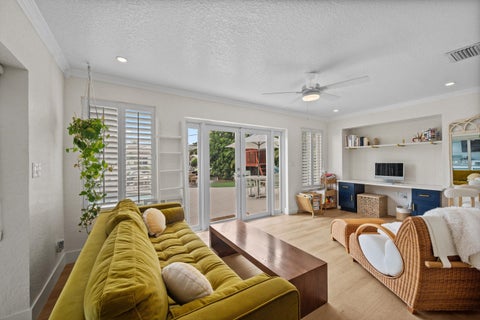 Tiny photo for 160 SE 9TH Street, Pompano Beach, FL 33060 (MLS # B26087186)