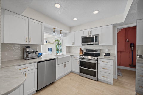 Tiny photo for 160 SE 9TH Street, Pompano Beach, FL 33060 (MLS # B26087186)