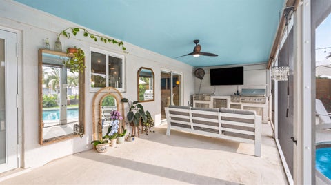 Tiny photo for 160 SE 9TH Street, Pompano Beach, FL 33060 (MLS # B26087186)