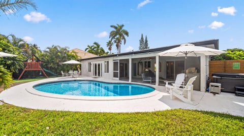 Tiny photo for 160 SE 9TH Street, Pompano Beach, FL 33060 (MLS # B26087186)