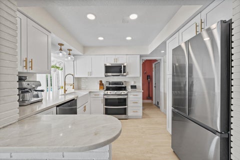 Tiny photo for 160 SE 9TH Street, Pompano Beach, FL 33060 (MLS # B26087186)