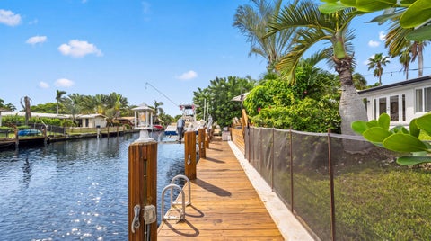 Tiny photo for 160 SE 9TH Street, Pompano Beach, FL 33060 (MLS # B26087186)