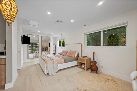 Tiny photo for 160 SE 9TH Street, Pompano Beach, FL 33060 (MLS # B26087186)
