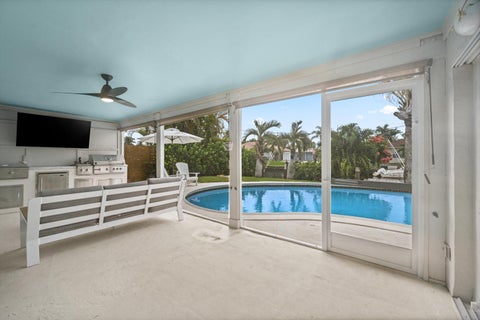 Tiny photo for 160 SE 9TH Street, Pompano Beach, FL 33060 (MLS # B26087186)