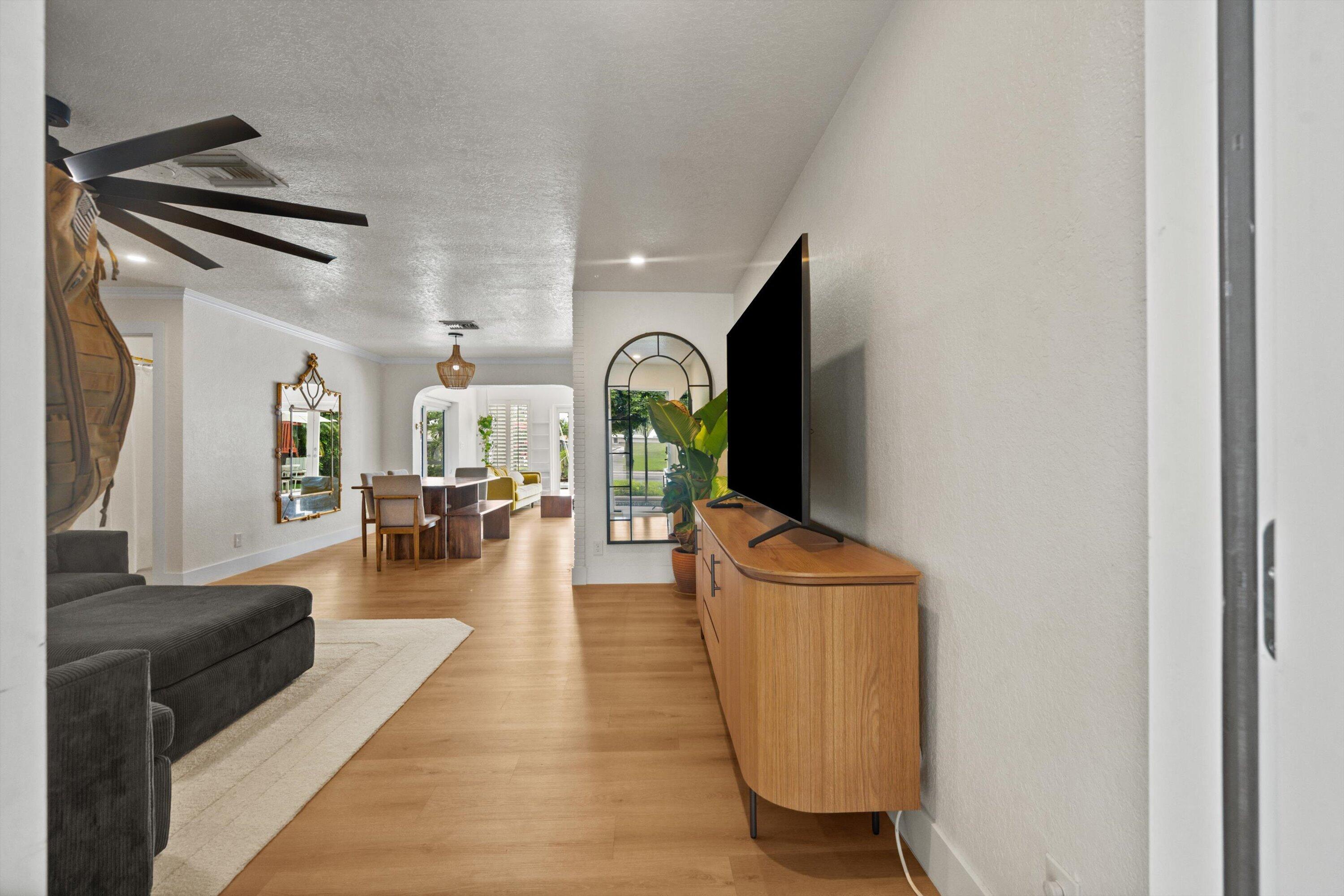 160 SE 9TH Street