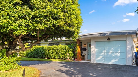 Tiny photo for 160 SE 9TH Street, Pompano Beach, FL 33060 (MLS # B26087186)