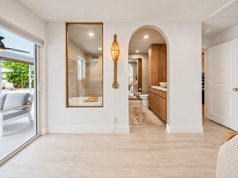 Tiny photo for 160 SE 9TH Street, Pompano Beach, FL 33060 (MLS # B26087186)