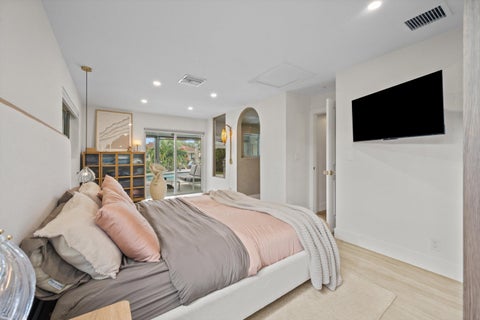 Tiny photo for 160 SE 9TH Street, Pompano Beach, FL 33060 (MLS # B26087186)
